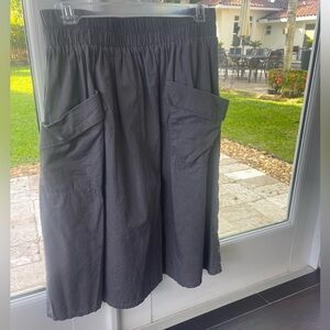 Victoria & Kate New York Gray Skirt